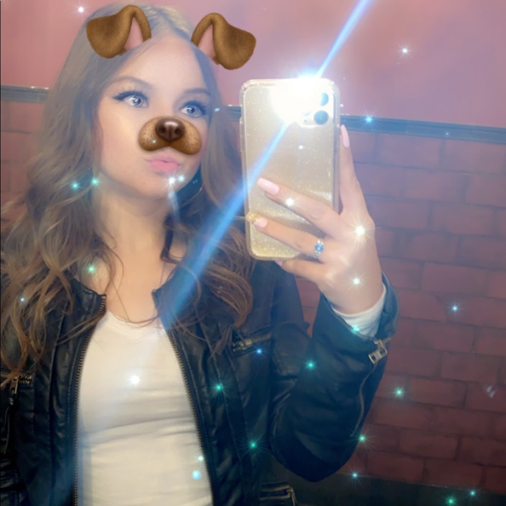 Meet your Posher, Ashleigh